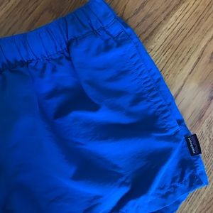 Patagonia Barely Baggies 2 1/2” shorts size s